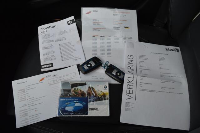 BMW 3-SERIE 320i MSp. Exec.