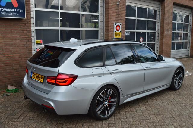 BMW 3-SERIE 320i MSp. Exec.