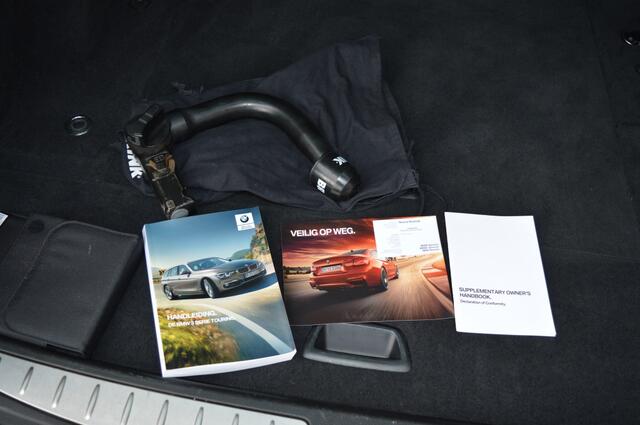 BMW 3-SERIE 320i MSp. Exec.
