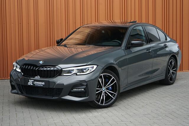BMW 3-SERIE 330e xDrive M Sport DAVITGRAU M-Stoelen Schuifdak Trekhaak Memory DAB VOL!