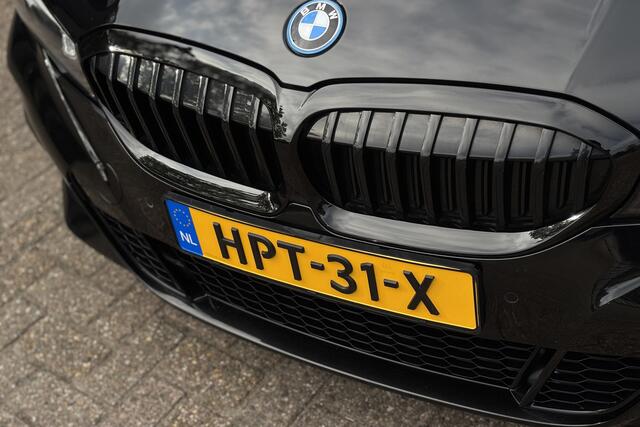 BMW 3-SERIE 320e Touring M-Sport | Camera | Head-Up | Stoelverwarming | Live Cockpit Pro