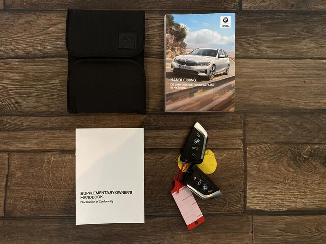 BMW 3-SERIE Touring 320e M pakket Edition Plus Head up, Camera, M Pakket