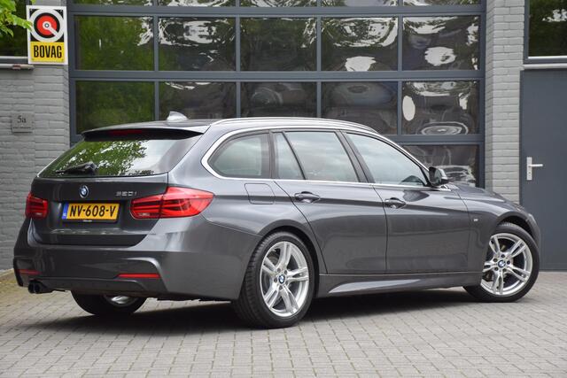 BMW 3-SERIE Touring 320i M sport | Leer | Pano