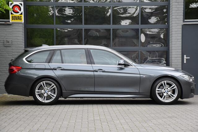 BMW 3-SERIE Touring 320i M sport | Leer | Pano