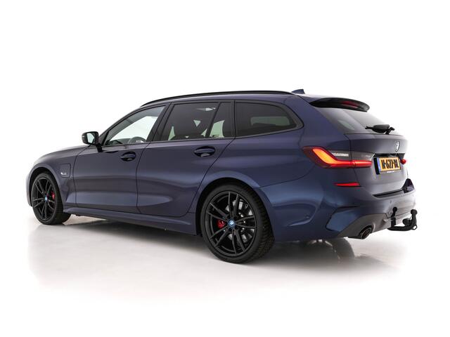BMW 3-SERIE Touring 330e Business Edition Plus (INCL.BTW) *PANO | HEAD-UP | FULL-LED | DIGI-COCKPIT | NAVI-FULLMAP | SPORT-SEATS | HIFI-SOUND | CAMERA | AMBIENT-LIGHT | ECC | PDC | 19''ALU*