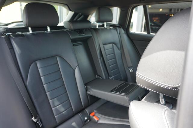 BMW 3-SERIE Touring 318i High Executive Edition | Leer | Carplay