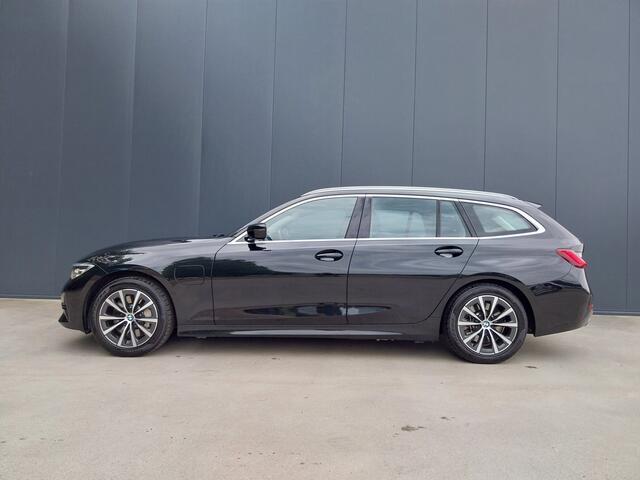 BMW 3-SERIE Touring 330e PHEV 1e EIGENAAR VIRTUAL COCKPIT CAMERA PARK ASSIST LED NAVI CRUISE ECC 2X LAADSNOER