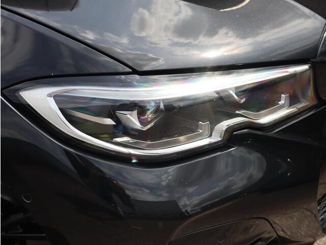 BMW 3-SERIE Touring 320e xDrive Business Edition Plus | Pano | Stoelverwarming