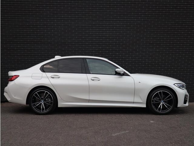 BMW 3-SERIE 320e Business Edition Plus | M Sport | Afneembare Trekhaak |
