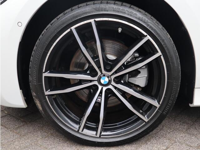 BMW 3-SERIE 320e Business Edition Plus | M Sport | Afneembare Trekhaak |
