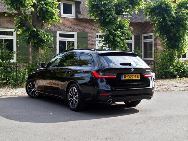 BMW 3-SERIE Touring 320e Business Edition Plus | Apple Carplay | Laserlight | Parkeersensoren | Sfeerverlichting | Leer |