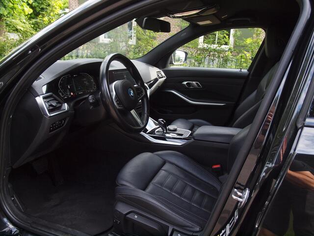 BMW 3-SERIE Touring 320e Business Edition Plus | Apple Carplay | Laserlight | Parkeersensoren | Sfeerverlichting | Leer |