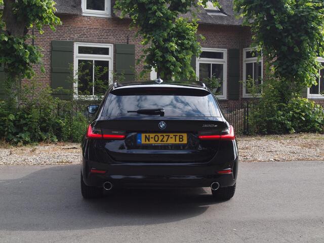 BMW 3-SERIE Touring 320e Business Edition Plus | Apple Carplay | Laserlight | Parkeersensoren | Sfeerverlichting | Leer |