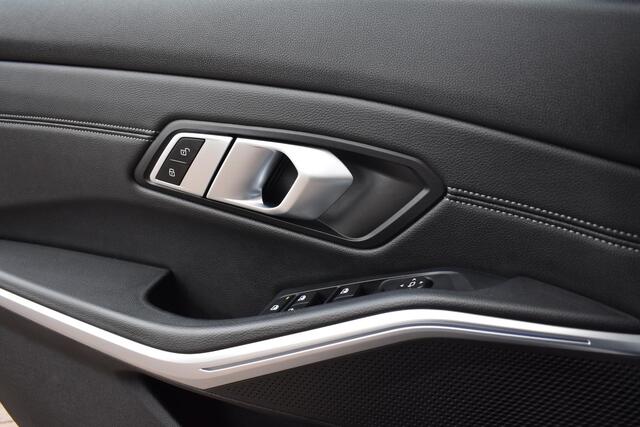 BMW 3-SERIE Touring 320d 190PK Aut. Executive | LED | 19 Inch | Navi | Incl. garantie