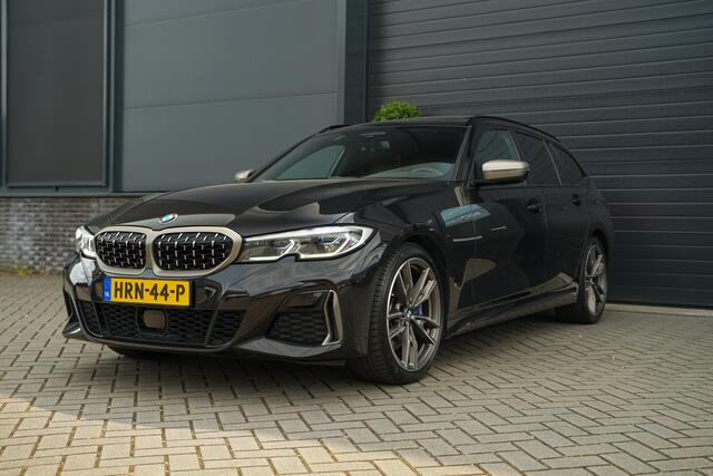 BMW 3-SERIE Touring M340i xDrive | M kuipstoelen | Pano | HUD | Business Edition Plus