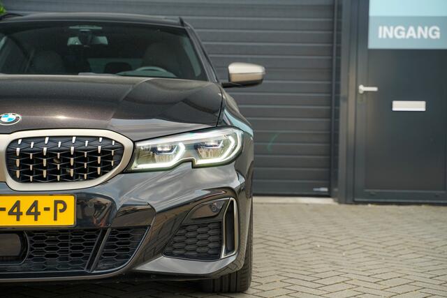 BMW 3-SERIE Touring M340i xDrive | M kuipstoelen | Pano | HUD | Business Edition Plus