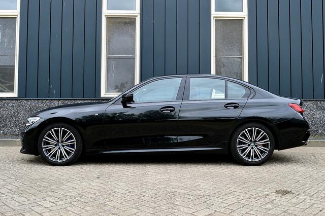 BMW 3-SERIE 318i M-Sport Rijklaarprijs-Garantie Navigatie Leder sport interieur Live Cockpit Plus