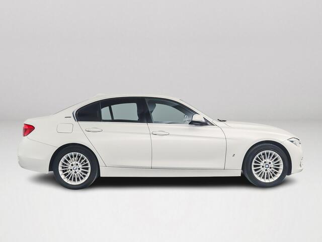 BMW 3-SERIE 330e High Executive | Stoelverwarming