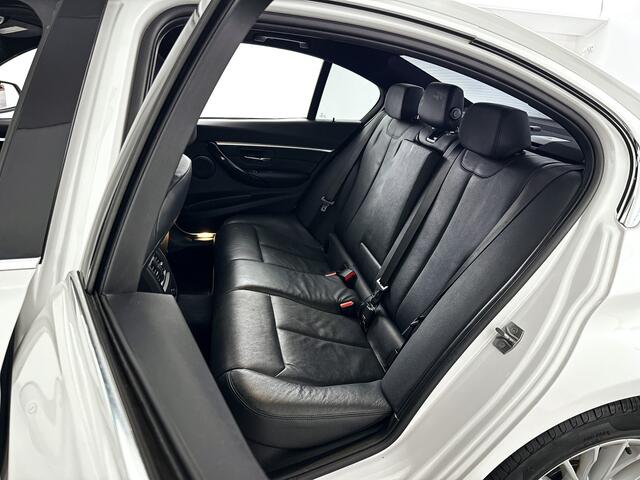 BMW 3-SERIE 330e High Executive | Stoelverwarming