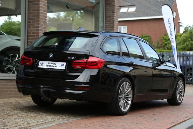 BMW 3-SERIE Touring 318i Corporate Lease Executive Navi LED