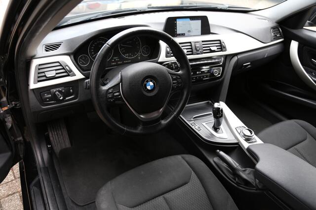 BMW 3-SERIE Touring 318i Corporate Lease Executive Navi LED