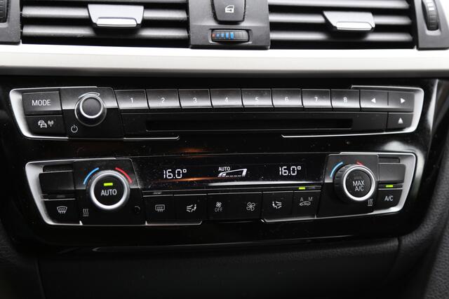 BMW 3-SERIE Touring 318i Corporate Lease Executive Navi LED