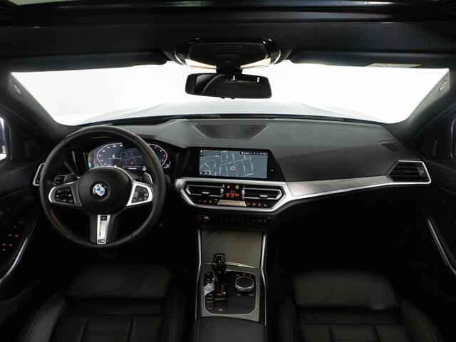 BMW 3-SERIE 330i 260 PK xDrive M-Sport | LED Laserlicht | Panoramadak | Head-Up | Memory Sport Zetels | Trekhaak | 20 Inch Velgen |