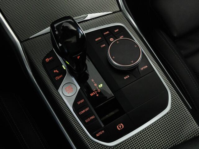 BMW 3-SERIE 330i 260 PK xDrive M-Sport | LED Laserlicht | Panoramadak | Head-Up | Memory Sport Zetels | Trekhaak | 20 Inch Velgen |