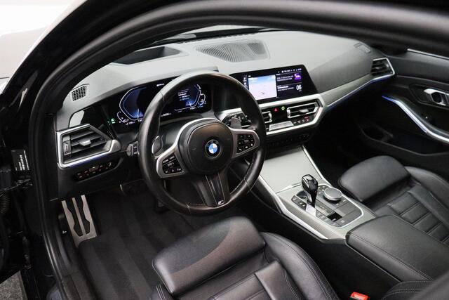 BMW 3-SERIE Touring 330e High Executive M-Sport | Plug-in | Carplay | Camera | Dealer onderh. | Leder met stoelverwarming | Trekhaak | Cruise control | Climate control | PDC | LED | Elektrische klep | M-Pakket