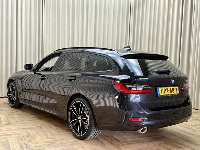 BMW 3-SERIE Touring 330e *Carplay* Dealer Onderhouden / 19'' LMV / LED / Cruise / Navigatie / ECC Clima