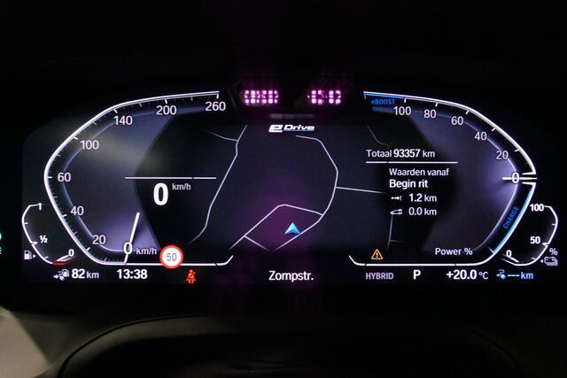 BMW 3-SERIE 330e M-Sport / M340i Diffuser / Black Diamond M Grill / M340i M Sport bumper pakket / BMW Laserlight / Schuif-/kanteldak / Head-up Display / Stoelverwarming / Apple Carplay - Android Auto / Keyless / M onderstel / Sportstoelen / Dodehoek detectie / Stuurw