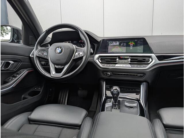 BMW 3-SERIE Touring 330e xDrive High Executive | Panorama | Trekhaak | Ambient | Cockpit Prof | 1/2 Lederen Sportstoelen | APK & OH Nieuw