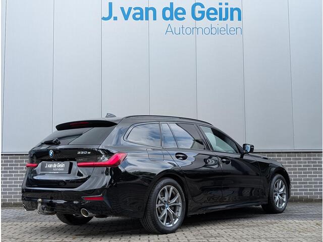 BMW 3-SERIE Touring 330e xDrive High Executive | Panorama | Trekhaak | Ambient | Cockpit Prof | 1/2 Lederen Sportstoelen | APK & OH Nieuw