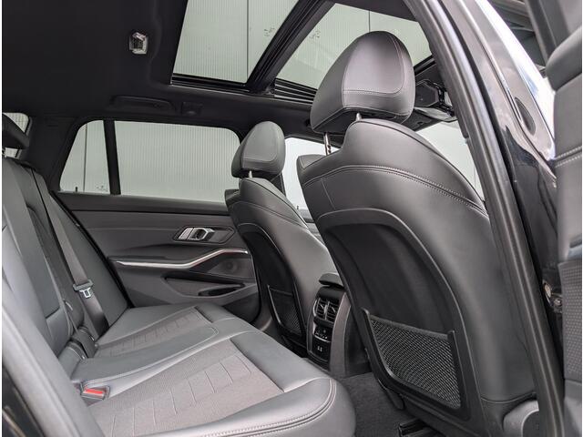 BMW 3-SERIE Touring 330e xDrive High Executive | Panorama | Trekhaak | Ambient | Cockpit Prof | 1/2 Lederen Sportstoelen | APK & OH Nieuw