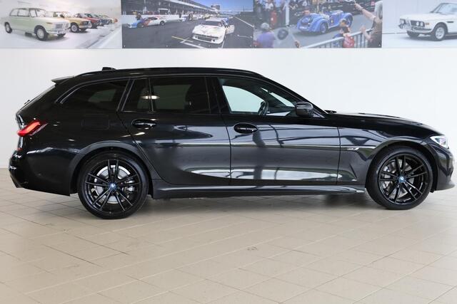 BMW 3-SERIE Touring 330e xDrive M Sportpakket | Laserlight | Head-Up Display | Elektr. Trekhaak