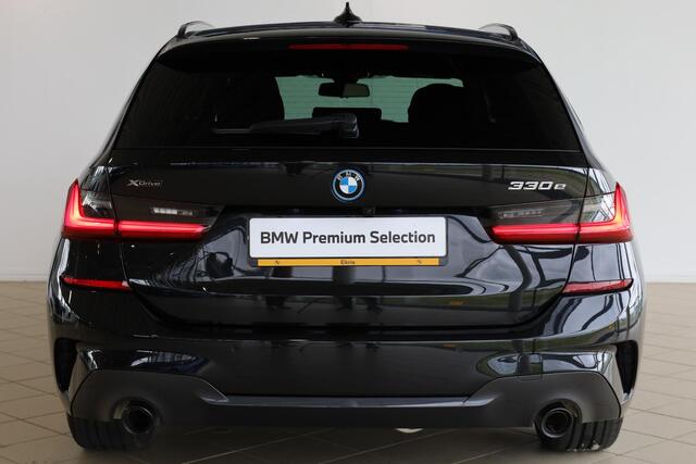 BMW 3-SERIE Touring 330e xDrive M Sportpakket | Laserlight | Head-Up Display | Elektr. Trekhaak