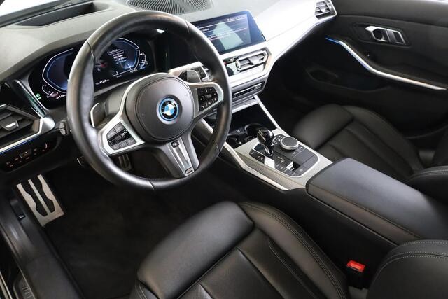 BMW 3-SERIE Touring 330e xDrive M Sportpakket | Laserlight | Head-Up Display | Elektr. Trekhaak