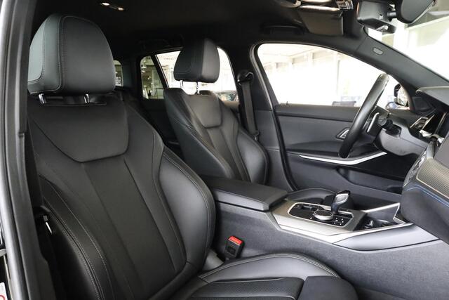 BMW 3-SERIE Touring 330e xDrive M Sportpakket | Laserlight | Head-Up Display | Elektr. Trekhaak