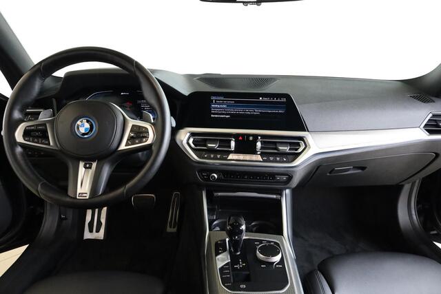 BMW 3-SERIE Touring 330e xDrive M Sportpakket | Laserlight | Head-Up Display | Elektr. Trekhaak
