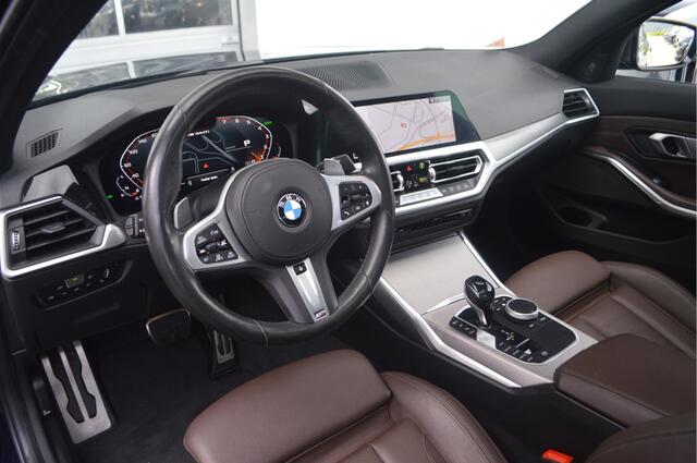 BMW 3-SERIE M340i xDrive High Executive M Sport Automaat / 20"LM-velgen / Panoramadak / Parking Plus / Laserlight / Head-up Display / Comfort Acces / Harman Kardon