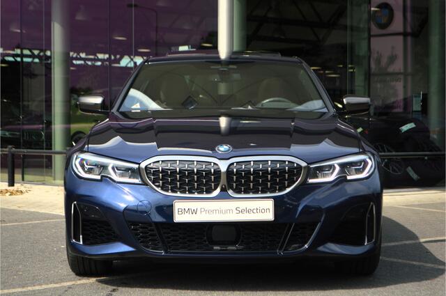 BMW 3-SERIE M340i xDrive High Executive M Sport Automaat / 20"LM-velgen / Panoramadak / Parking Plus / Laserlight / Head-up Display / Comfort Acces / Harman Kardon