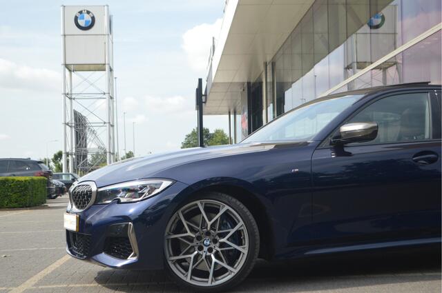 BMW 3-SERIE M340i xDrive High Executive M Sport Automaat / 20"LM-velgen / Panoramadak / Parking Plus / Laserlight / Head-up Display / Comfort Acces / Harman Kardon
