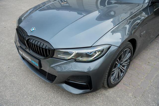 BMW 3-SERIE Touring 330e M-Sport TREKHAAK | ACC | LASER | 360 CAM | HUD | ADAPTIEF ONDERSTEL