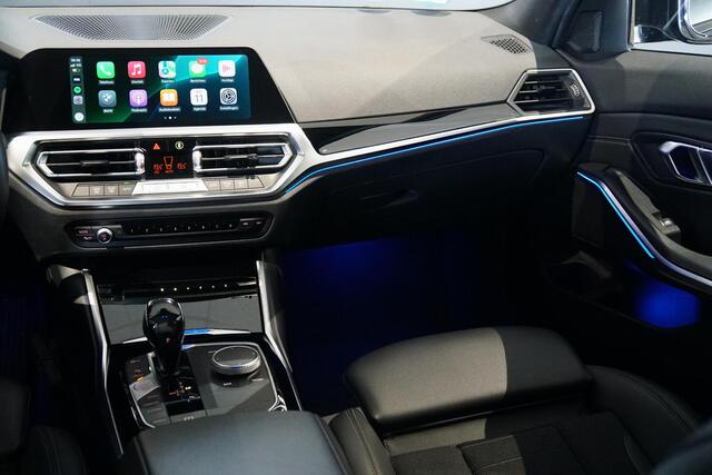BMW 3-SERIE Touring 318i High Executive *INCL. BTW* + HEAD-UP / SPORTSTOEL / 19'' LMV