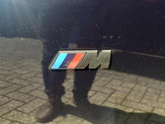 BMW 3-SERIE 318i High Executive M-Styling/Leder/Panorama-Dak/Frontsplitter/Harman Kardon/Virtual Cockpitt