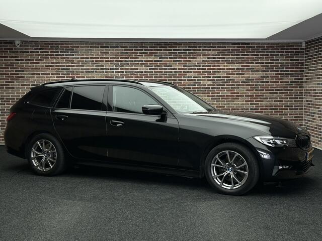 BMW 3-SERIE Touring 320i High Executive Navi Sfeer Stoelverwarming Dealer