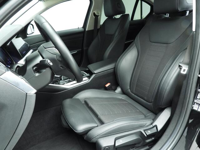 BMW 3-SERIE Sedan 320i | LED | Navigatie | Sportstoelen | Shadow line | Clima | DAB | Alu 17 inch