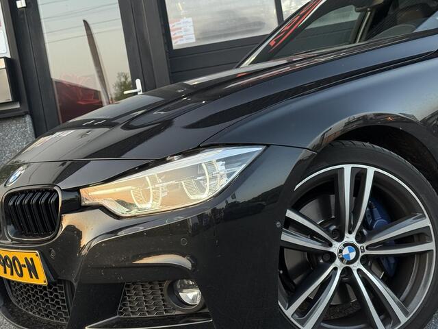 BMW 3-SERIE 330e m Sport Pano | HeadUp | HarmanKardon | Led | Leder | Stoelverwarming | Camera | Dealer Onderhouden