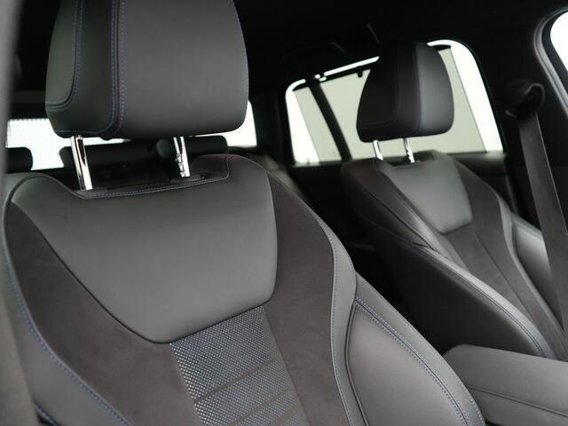 BMW 3-SERIE Touring 320e M Sport Plug In Hybrid Dealer O.H PHEV | Alcantara Sportstoelen Verwarmd | 19"L.M | Keyless | Camera | Parkassist | Apple Carplay | Sfeerverlichting | Navi Full Map |