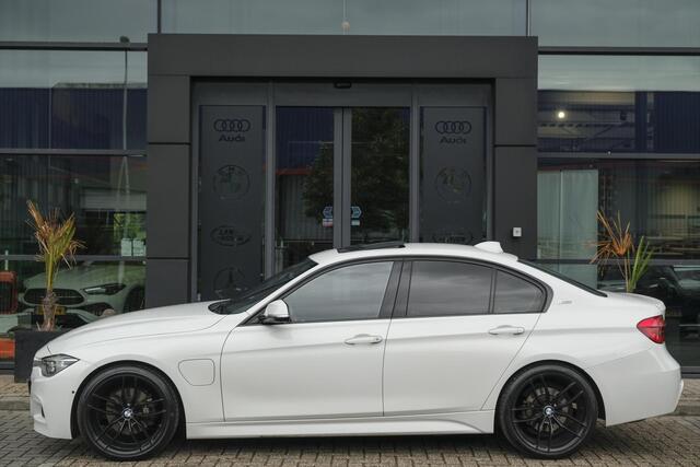 BMW 3-SERIE 330e 252pk M-Sport Schuifdak Harman/Kardon Head-up Leder Full led NLauto 19" LMV